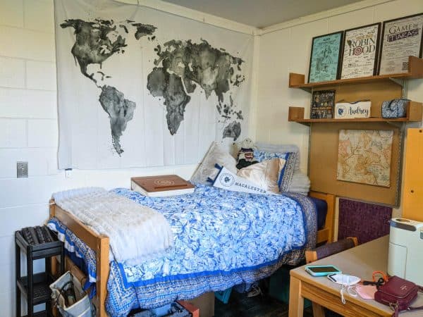 Cozy Room, Fall Semester Only